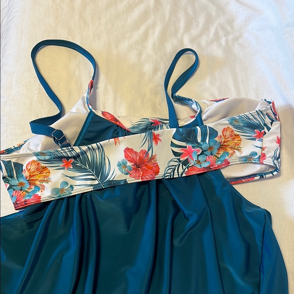Floral Two-Piece Swimsuit Set size 3XL - Picture 5 of 6